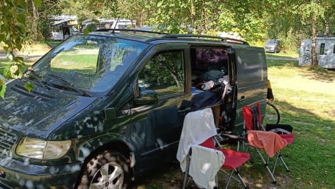 2p Mercedes-Benz campervan from 2001