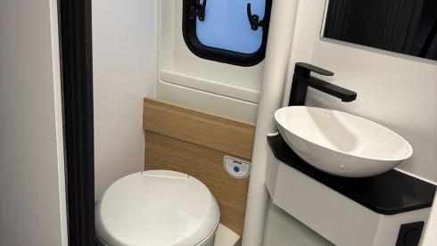 Adria Twin 640 SGX E AUTOMATIC