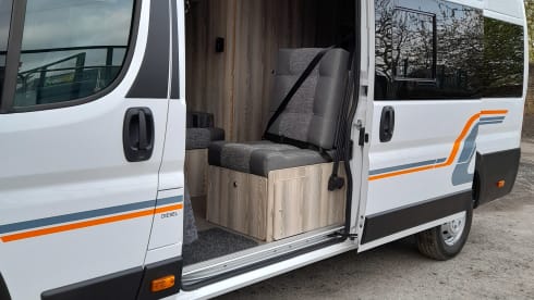 MT22 – 4 Berth Campervan/MotoRhome - fully equipped for your next Adventure