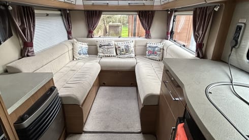 Camelot – 4 berth Autotrail Apache from 2015