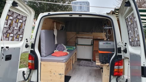 Bornfree  – Bornfree, adventure camper van