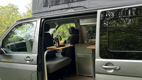 Willow – Willow Luxury VW campervan with everything included 