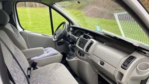 BuZz Lightyear – Opel vivaro 1.9 sdi compact camper