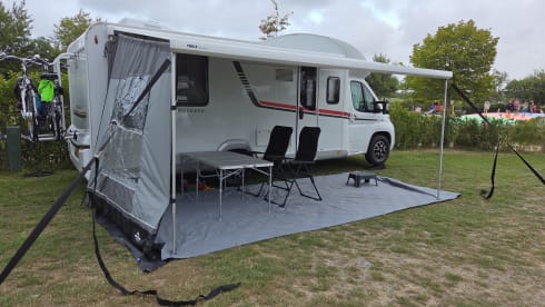 5 persoons camper – 5p Fiat semi-integrated from 2015