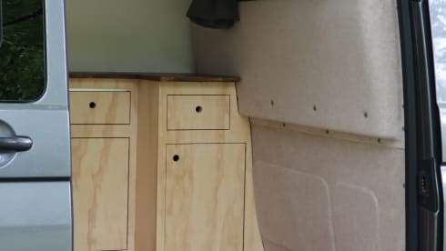 2p Volkswagen campervan uit 2013