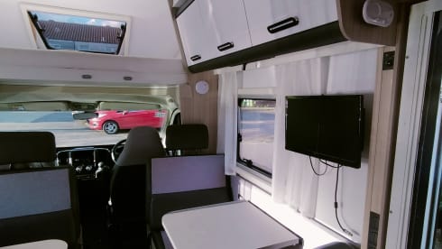 Alcôve Adria Mobil 7 couchages à partir de 2022