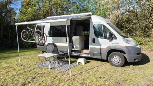 2p Peugeot bus uit 2008
