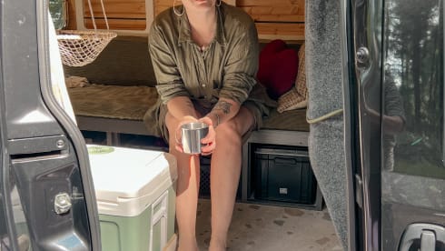 Dolores – Unique and complete single-person camper Dolores. Small van, big adventure.