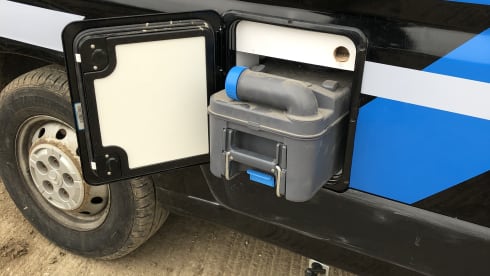 Charlie – Citroën-Bus mit 3 Schlafplätzen aus dem Jahr 2018