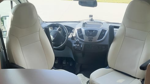 Roller team – 4p Ford semi-integrated uit 2018