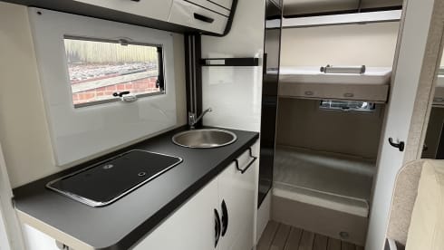 6p McLouis Glamys 320 alkoof bj 2024