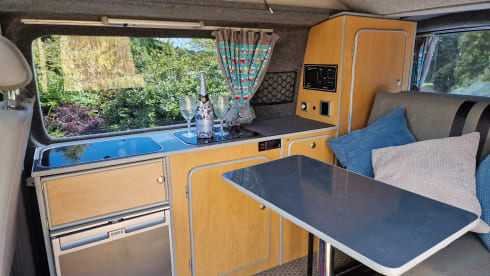 VW T5 Pop-Top 4 couchages | Explorez les environs de Glasgow
