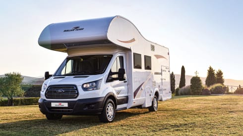 Rollerteam Zefiro 675 6 Berth Luxury Family Motorhome