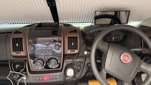 Lusia 🚐 – 4-Berth Bessacarr 424 Automatic Motorhome – 4 berth Fiat semi-integrated from 2018