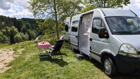 Bella – 3p Renault campervan uit 2010