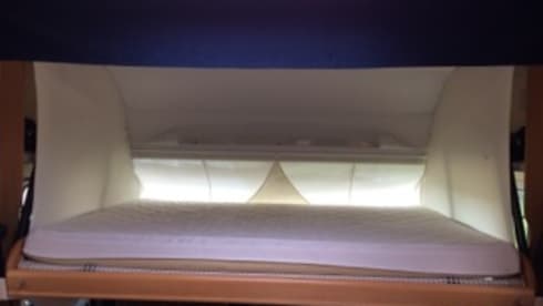 CAMPING CAR MERCEDES PILOT INTEGRAL BVA 4 PLACES