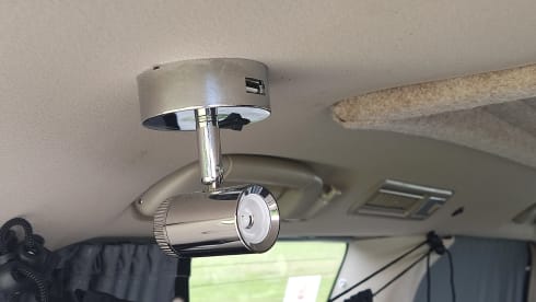 Alphie Hybrid&LPG – 2 Berth Toyota Alphard Hybrid&LPG