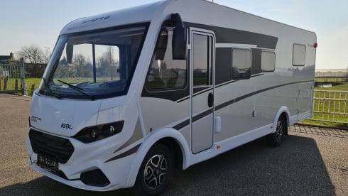 Sunlight i69L (B) adventure with automatic year 2022