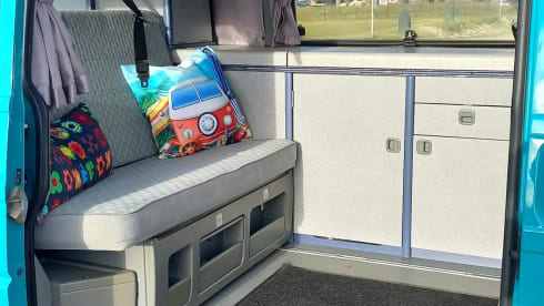Kermit – Original Volkswagen t4 California 1994 6 persons off-grid