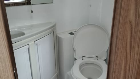 6 berth Swift escape 696 .    
