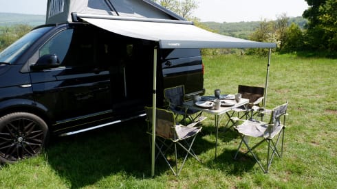 Cruisin-Camper – VW Transporter 2018 T6 – 4 berth 