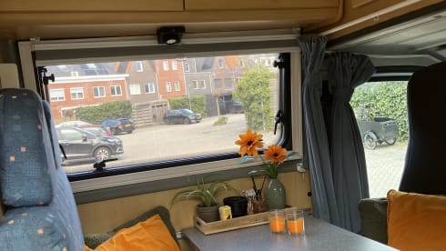 T’Beuzzie – Super Citroën Jumper Campervan 