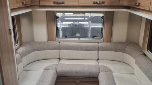 Jemima – 5 Berth Swift Escape 674 Motorhome (2021)