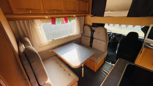 Tante Adria – Nice & spacious Adria camper (6 pers.) With garage, fixed bed and inventory!