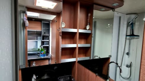 Birdy – Great camper with 4 fixed beds for family or events - XL garage