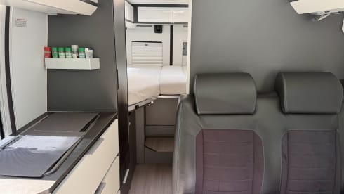 Tiny – 2p Adria Mobil campervan uit 2022