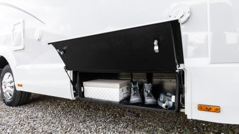 AutoRoller 747 – Luxury 6 Berth Motorhome