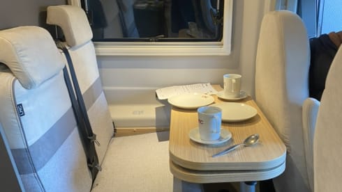 Nieuwe Camperbus Grey Matter – FORD LMC Innovan 590 camper van from 2024 Gray Matter