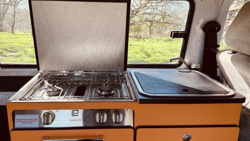 Dottie  – 4 berth classic Volkswagen t2 campervan 