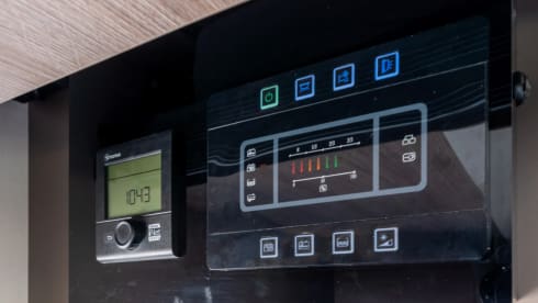 Challenger! – Ruime, moderne en luxe camper met 4 vaste slaapplekken - XL garage