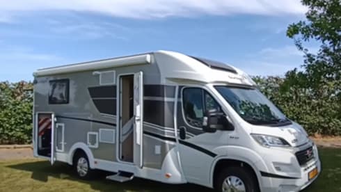 Sunlight T68 – Hele mooie ruime 4 persoons Sunlight camper uit 2018, veel bergruimte.