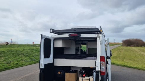 Lux – 2p Peugeot bus uit 2012