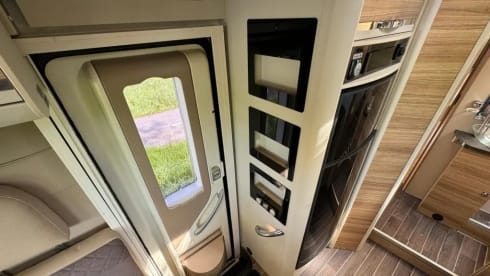 Adria – Luxury Adria Matrix 670 SBC Platinum Camper 