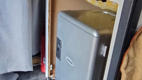 Sam the scorpion – 3 berth Vauxhall vivaro campervan from 2009