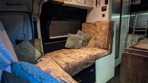 Perfect adVANtures – Brand new! Luxury campervan, suitable for up to 5 persons