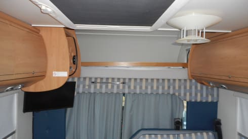 EASY 4 MOTORHOME HIRE JUST TURN UP AND GO