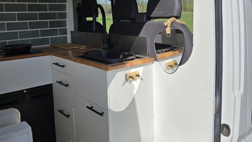 Bravo – 2p off-grid camper (conversion 2024)