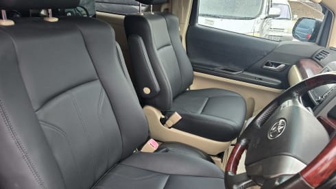Ebony – 4 berth Toyota campervan from 2009