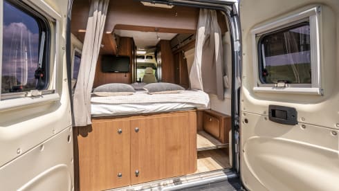 luxury bus camper automatic with French bed