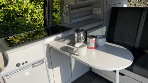 El Grando – Nissan Elgrand campervan 