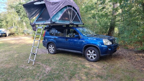 Nico – Adventurous camping in our Nissan X-Trail 4WD with roof tent