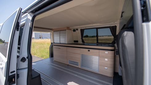2 to 6 persons Volkswagen Style VAN