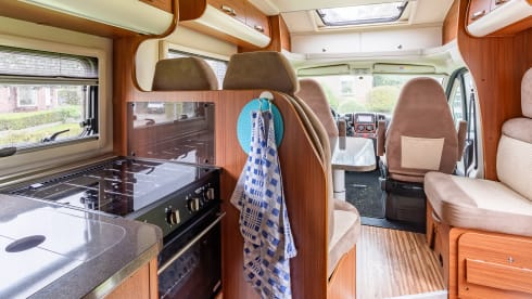 Very luxurious semi-integrated camper with a lot of comfort