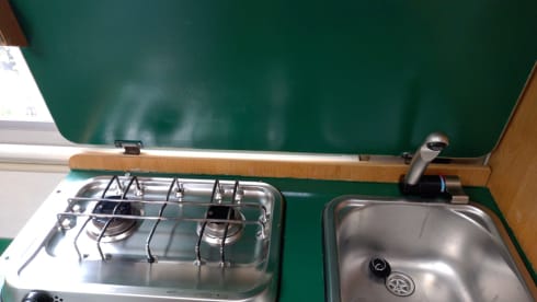 De Groene Draeck – Comfortable and powerful bus for 2 persons