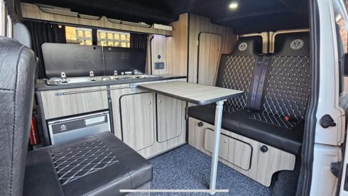 Echo – 2020 high spec all season T6 Camper TV, Toilet, Off grid, Insurance inc.