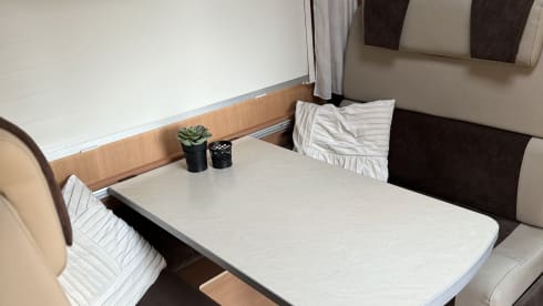 Nice spacious family camper (2011)!